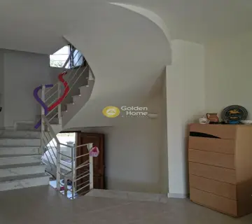 Independent Maisonette 200m<sup>2</sup> for sale photo 6