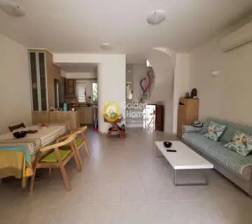 Independent Maisonette 200m<sup>2</sup> for sale photo 4