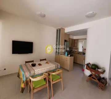 Independent Maisonette 200m<sup>2</sup> for sale photo 2