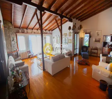Independent Maisonette 470m<sup>2</sup> for sale photo 39