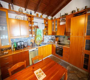 Independent Maisonette 470m<sup>2</sup> for sale photo 45