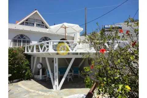 House 219m<sup>2</sup> for sale photo 2