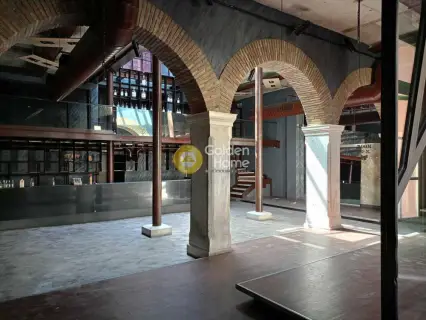 店铺 690m<sup>2</sup> for rent photo 3