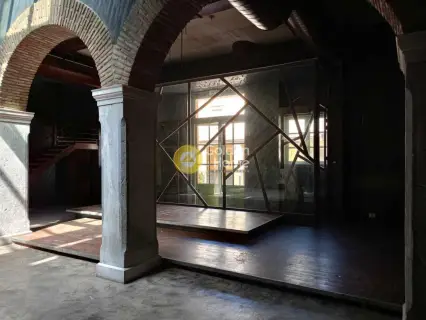 店铺 690m<sup>2</sup> for rent photo 4