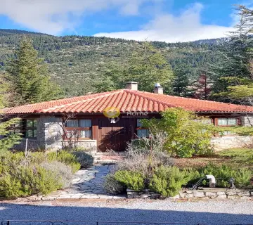 Hotel 570m<sup>2</sup> for sale photo 1