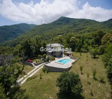 House 350m<sup>2</sup> for sale photo 5052622