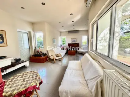House 200m<sup>2</sup> for sale photo 2