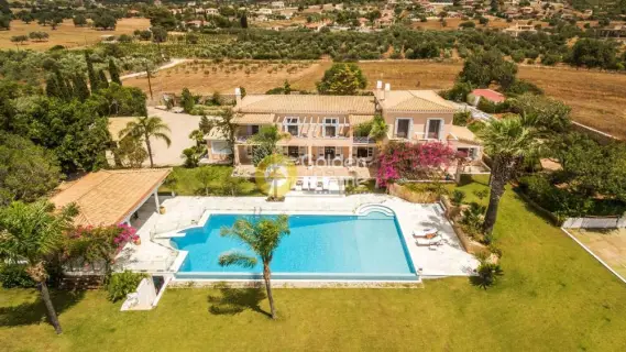 House 490m<sup>2</sup> for sale photo 3