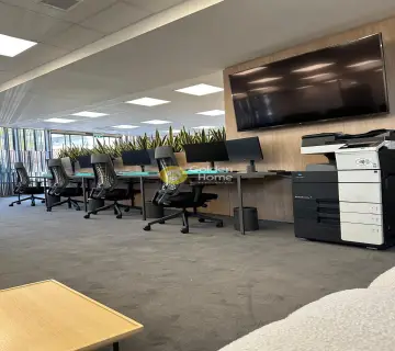 Office 261m<sup>2</sup> for rent photo 1