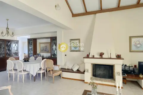 Independent Maisonette 200m<sup>2</sup> for sale photo 1