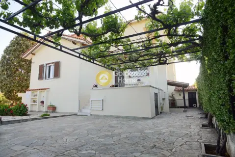 Independent Maisonette 200m<sup>2</sup> for sale photo 22