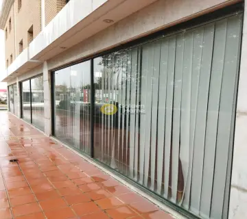 Store 300m<sup>2</sup> for sale photo 1