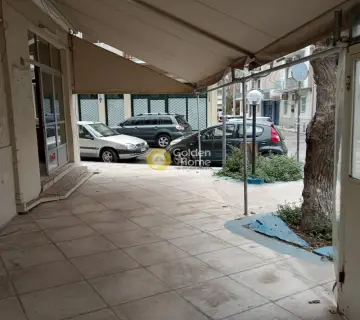 Store 65m<sup>2</sup> for rent photo 1