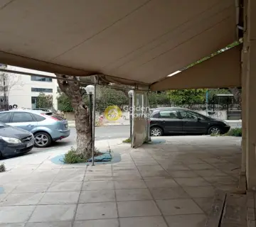 Store 65m<sup>2</sup> for rent photo 2