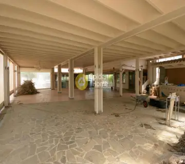Hotel 200m<sup>2</sup> for sale photo 1