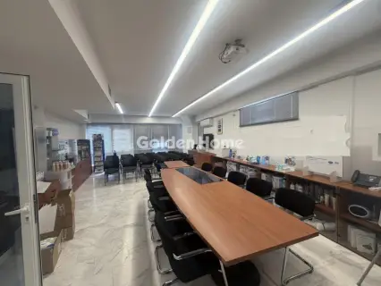 Office 320m<sup>2</sup> for rent photo 1