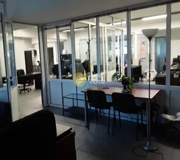 Office 387m<sup>2</sup> for rent photo 1