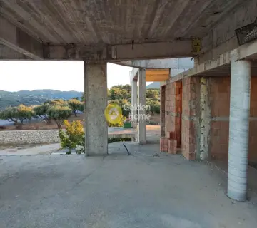 House 200m<sup>2</sup> for sale photo 4