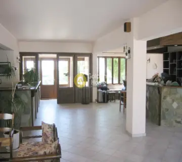 Floor Apartment 50m<sup>2</sup> for rent photo 3