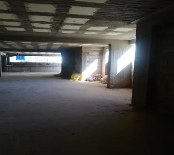 Store 310m<sup>2</sup> for rent photo 9
