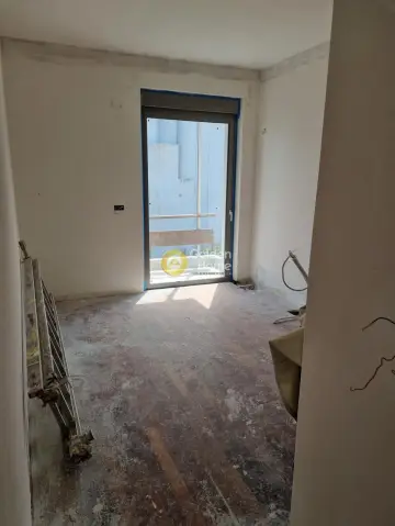 Maisonette Attached 200m<sup>2</sup> for sale photo 3