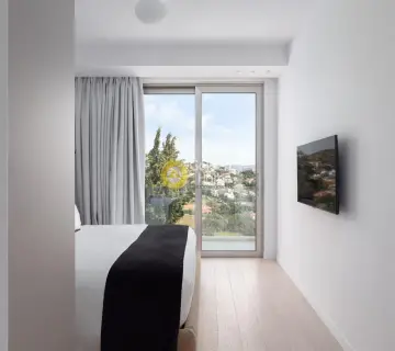 House 415m<sup>2</sup> for rent photo 25