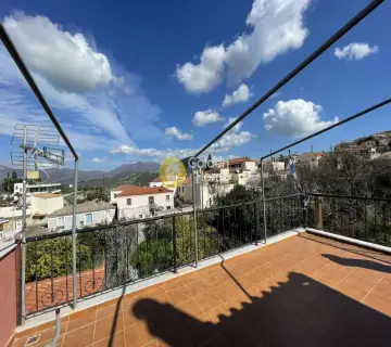 Independent Maisonette 183m<sup>2</sup> for sale photo 1