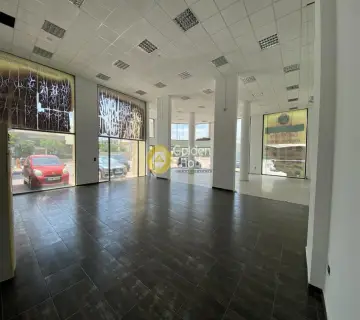 Independent Building 1600m<sup>2</sup> for rent photo 4