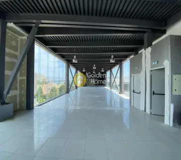 Independent Building 1600m<sup>2</sup> for rent photo 7