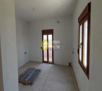 Independent Maisonette 390m<sup>2</sup> for rent photo 19