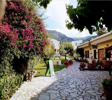 Hotel 700m<sup>2</sup> for sale photo 16