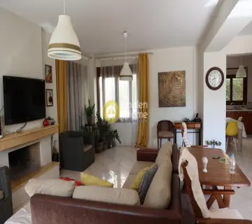 Independent Maisonette 190m<sup>2</sup> for sale photo 5