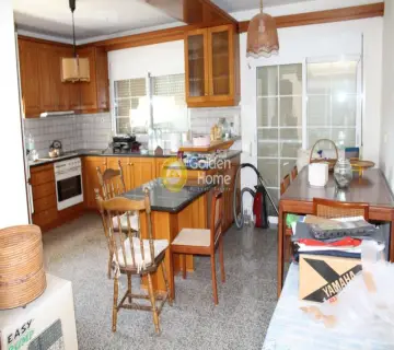 Independent Maisonette 200m<sup>2</sup> for sale photo 2