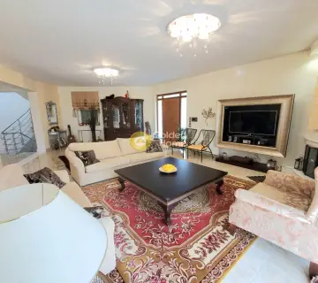 Independent Maisonette 244m<sup>2</sup> for rent photo 3413429