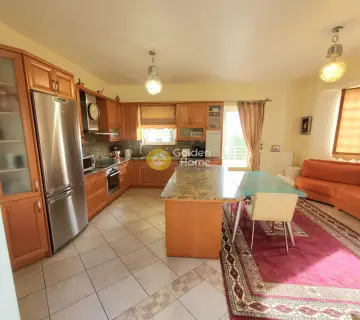 Independent Maisonette 244m<sup>2</sup> for rent photo 3413438