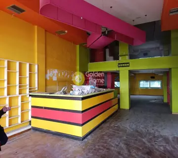 店铺 252m<sup>2</sup> for rent photo 1