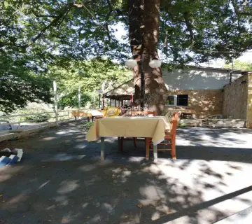店铺 107m<sup>2</sup> for rent photo 3
