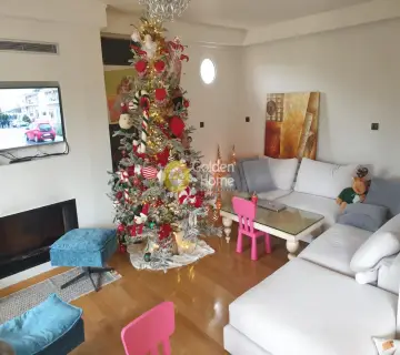 Independent Maisonette 219m<sup>2</sup> for sale photo 2