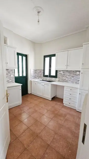 Independent Maisonette 255m<sup>2</sup> for rent photo 3
