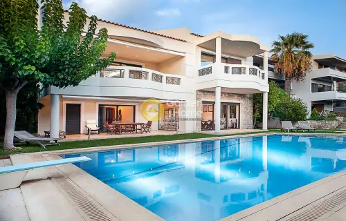 House 450m<sup>2</sup> for rent photo 1