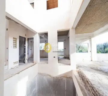 Independent Maisonette 300m<sup>2</sup> for sale photo 3596365