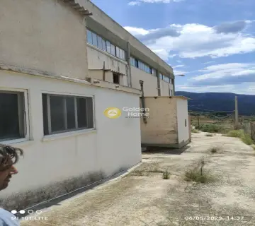 Industrial 1800m<sup>2</sup> for rent photo 3