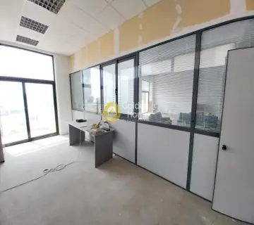 Office 150m<sup>2</sup> for rent photo 8