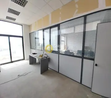 Office 150m<sup>2</sup> for rent photo 16
