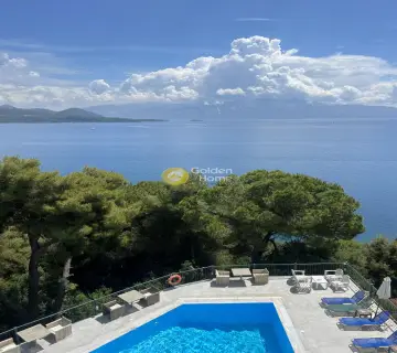 Hotel 834m<sup>2</sup> for sale photo 1