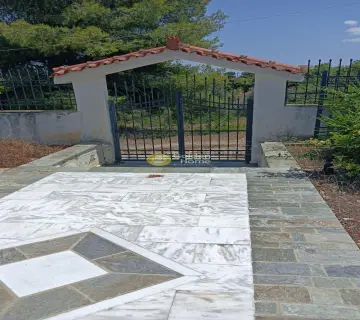 House 300m<sup>2</sup> for sale photo 2