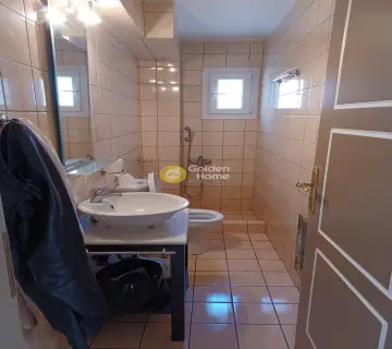 Floor Maisonette 242m<sup>2</sup> for rent photo 3754482