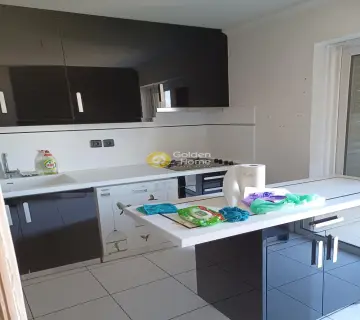 Floor Maisonette 242m<sup>2</sup> for rent photo 3754483
