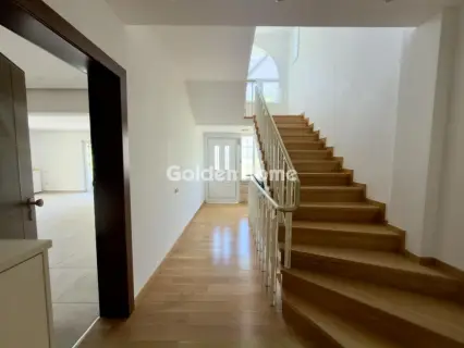 Floor Apartment 132m<sup>2</sup> for rent photo 5626302