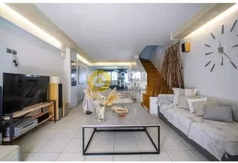 Independent Maisonette 220m<sup>2</sup> for sale photo 2